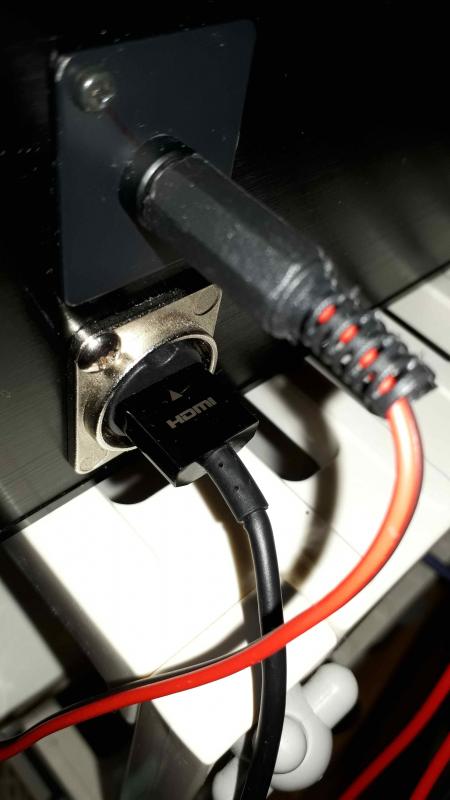 ファイル名: HDMIin.jpg
ファイルサイズ: 37.2KB HDMIin